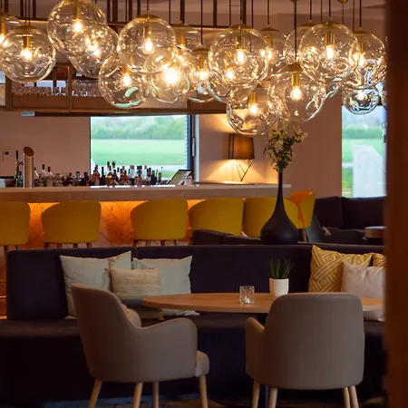 Hilton Garden Munich Messe ホテル フェルトキルヘン